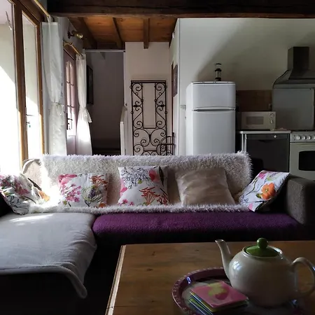 Les Granges De La Hulotte, La Hulotte * Lies