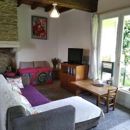 Les Granges De La Hulotte, La Hulotte Lies