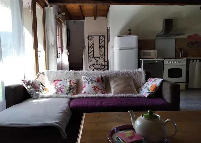 Les Granges De La Hulotte, La Hulotte * Lies