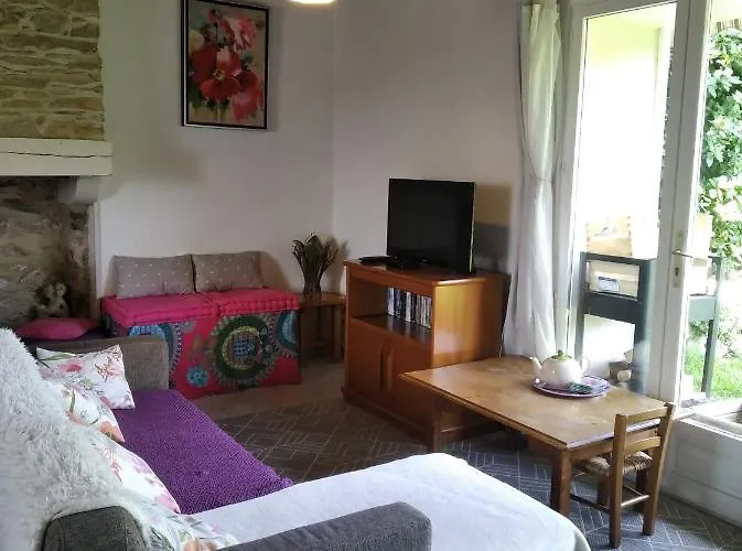 Les Granges De La Hulotte, La Hulotte Lies